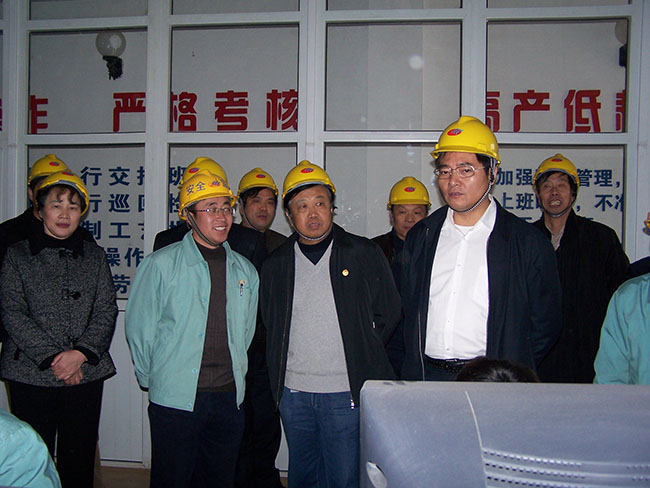2007年1月11日，張家港市委書記黃欽到集團(tuán)核心企業(yè)華昌化工考察