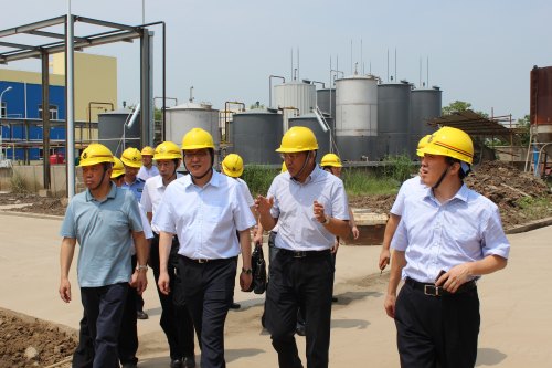 2014年8月26日，張家港市市長(zhǎng)朱立凡、副市長(zhǎng)黃亞平一行來(lái)華瑞視察